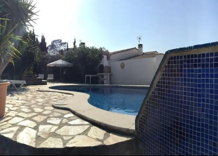 Detached With Private Pool Вилла
