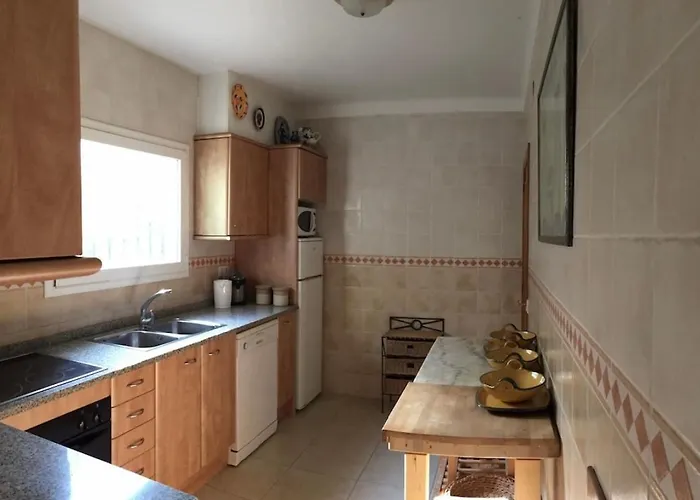 Detached With Private Pool Вилла *
