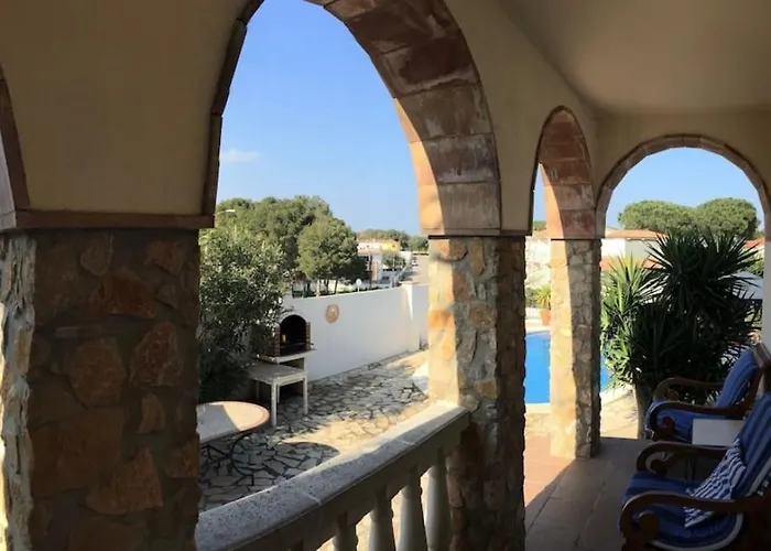 Detached With Private Pool Вилла Ля Эскала