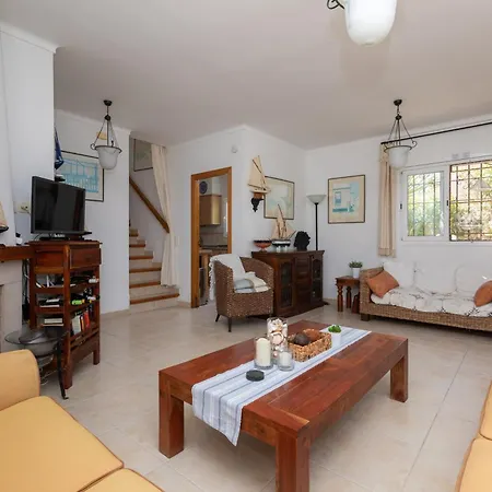 Detached With Private Pool