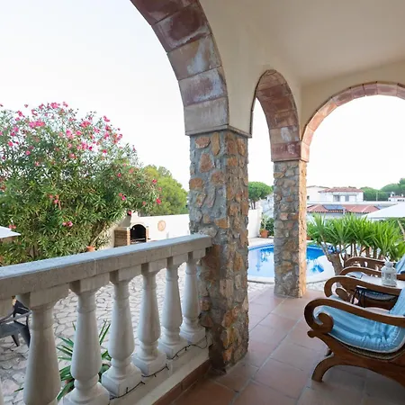 Detached With Private Pool فيلة *