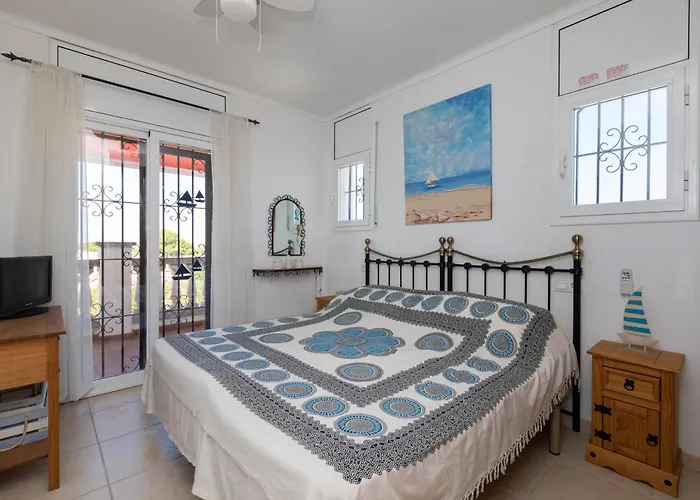 Detached With Private Pool *