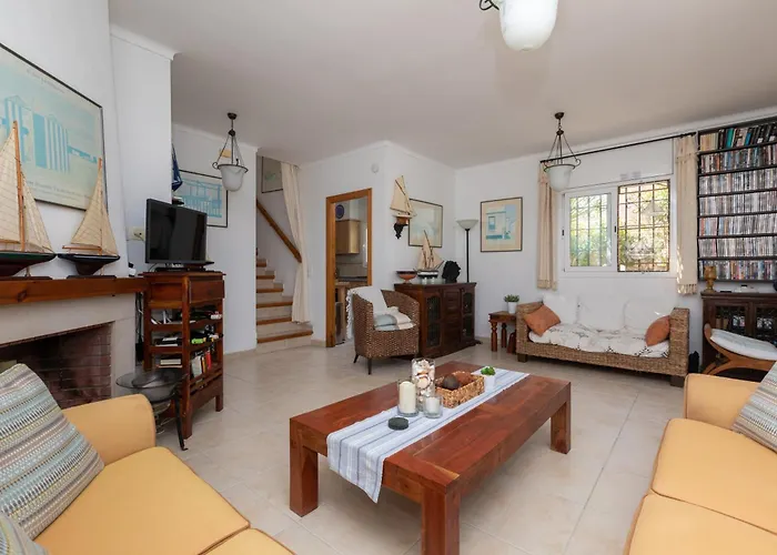 Detached With Private Pool