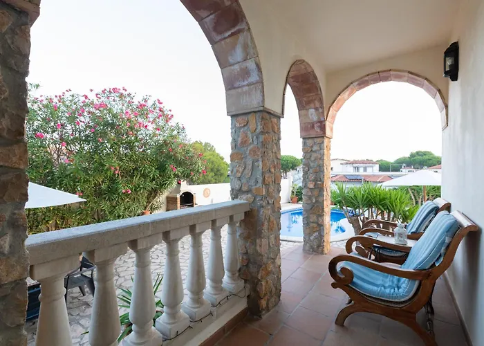 Detached With Private Pool فيلة *