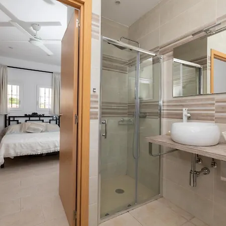فيلة Detached With Private Pool *